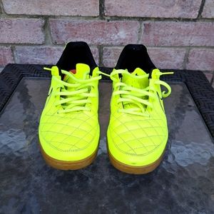 NIKE TIEMPO Shoes